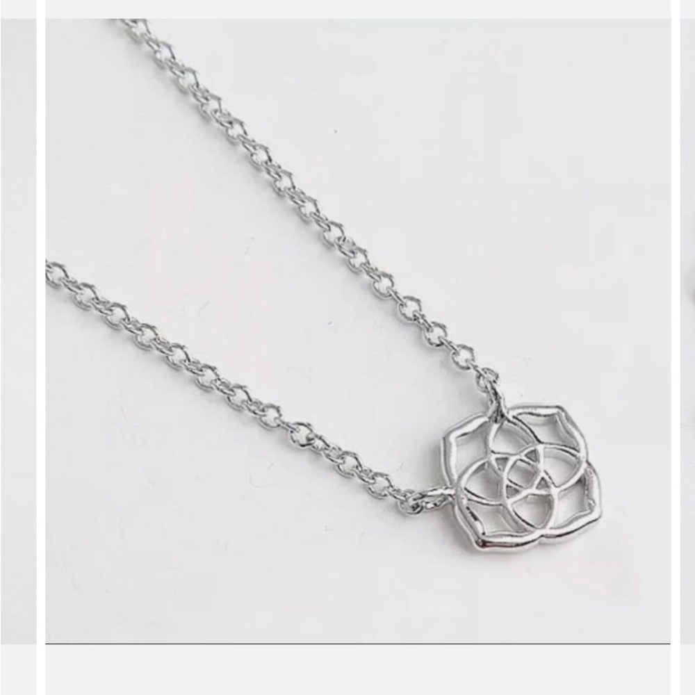 Kendra Scott emblem necklace silver